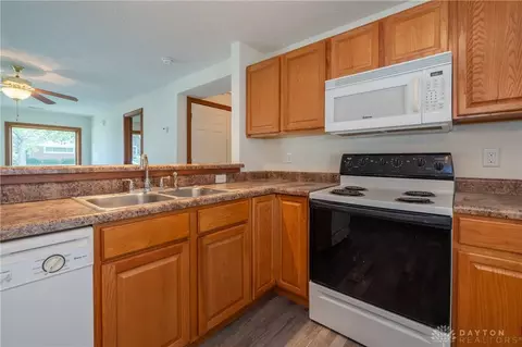 Kitchen - 2601 Oakley Ave, Kettering, OH 45419 photo 4 of 4