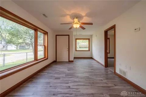 Living - 2601 Oakley Ave, Kettering, OH 45419 photo 6 of 7