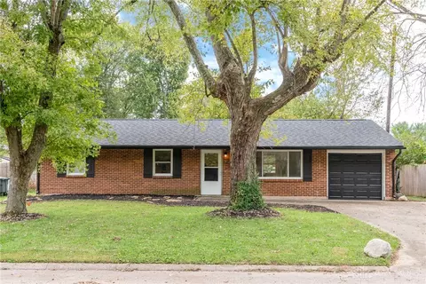 161 Belair Cir, Bellbrook, OH 45305