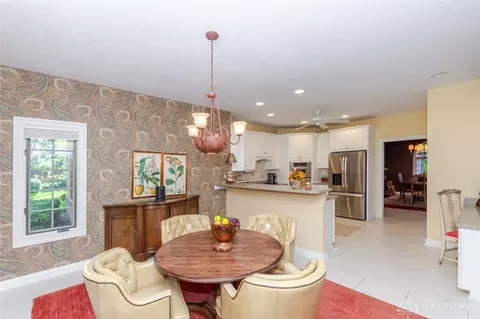 Dining - 1053 Charter Pl, Centerville, OH 45458 photo 6 of 7