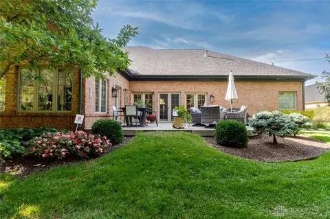 Exterior - 1053 Charter Pl, Centerville, OH 45458 photo 6 of 8