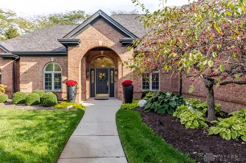 Exterior - 1053 Charter Pl, Centerville, OH 45458 photo 1 of 8