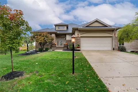 981 Eagle Run Dr, Centerville, OH 45458