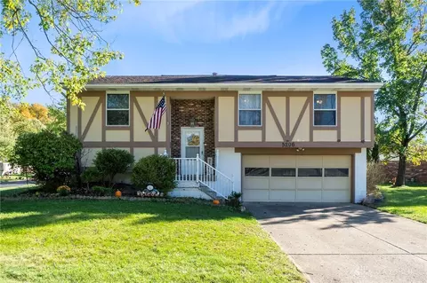 5206 Wakefield Dr, Fairborn, OH 45324