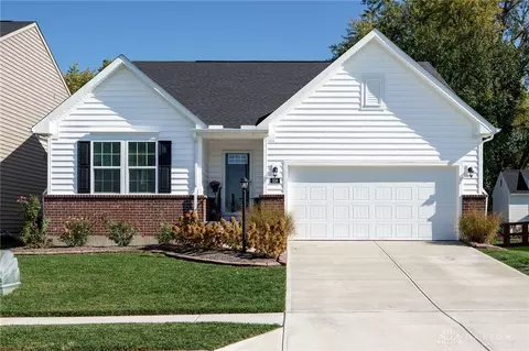 316 Warm Springs Dr, Fairborn, OH 45324