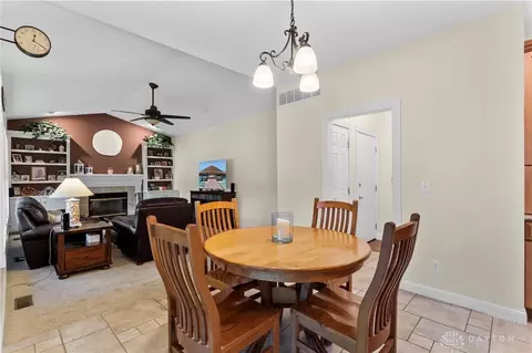 916 Sawmill Ct, Springfield, OH 45503 photo 21
