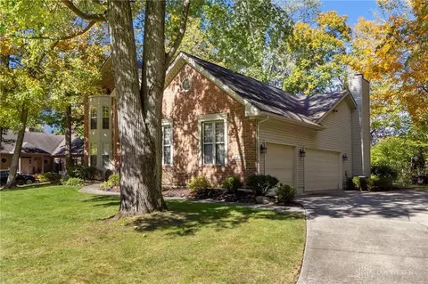 916 Sawmill Ct, Springfield, OH 45503 photo 2
