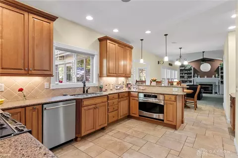 916 Sawmill Ct, Springfield, OH 45503 photo 18