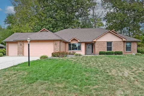 65 Artesian Ct, Springboro, OH 45066