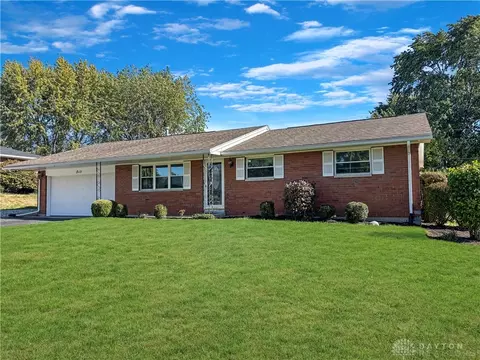 1215 Parkway Dr, Greenville, OH 45331