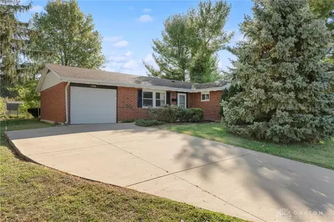 1769 Gayhart Dr, Xenia, OH 45385
