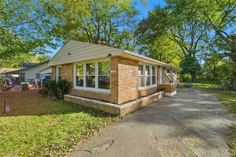 122 Lake Shore Dr, Medway, OH 45341