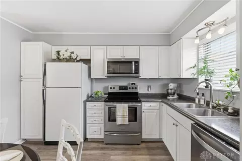 Kitchen - 3200 Oakmont Ave, Kettering, OH 45429 photo 1 of 2