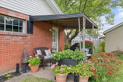Exterior - 3200 Oakmont Ave, Kettering, OH 45429 photo 2 of 4