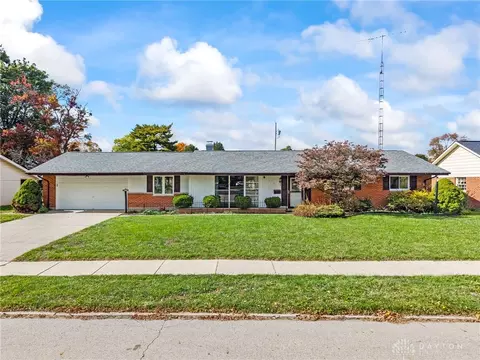 190 Robin Hood Ln, Troy, OH 45373