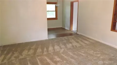 2146 Oxmoor Dr, Dayton, OH 45431