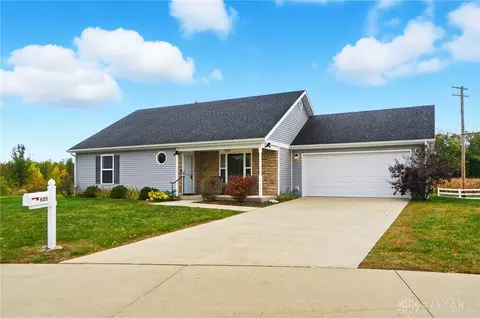605 Fenview Dr, New Carlisle, OH 45344