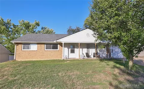 Exterior - 111 Moore Dr, Franklin, OH 45005 photo 2 of 8