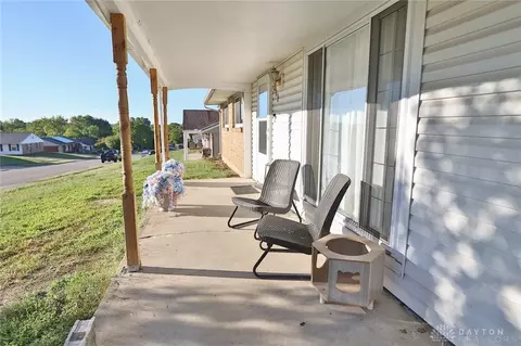 Exterior - 111 Moore Dr, Franklin, OH 45005 photo 3 of 8
