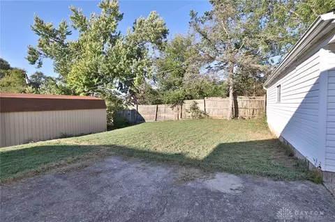 Exterior - 111 Moore Dr, Franklin, OH 45005 photo 6 of 8