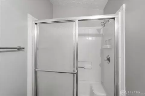 Bath - 6650 Wareham Ct #5, Centerville, OH 45459 photo 2 of 4