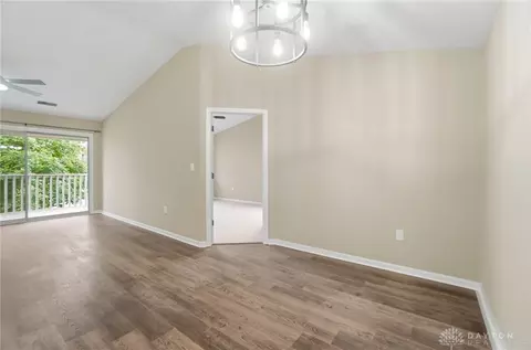Living - 6650 Wareham Ct #5, Centerville, OH 45459 photo 6 of 6
