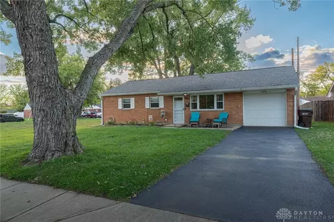 300 Carol Ln, Union, OH 45322