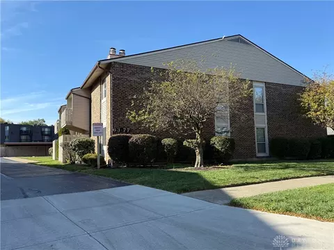65 W Van Lake Dr, Vandalia, OH 45377