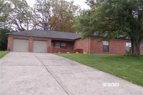 720 Talowood Dr, Beavercreek, OH 45430