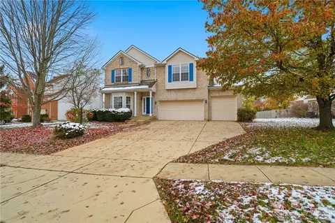 Exterior - 640 Springmill Dr, Springboro, OH 45066 photo 3 of 11