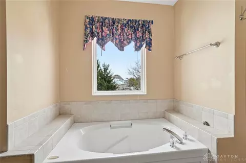 Bath - 640 Springmill Dr, Springboro, OH 45066 photo 3 of 7