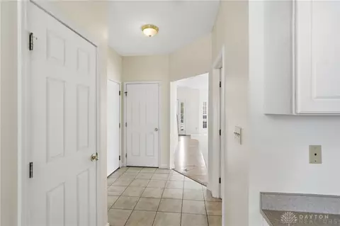 Entry Way - 640 Springmill Dr, Springboro, OH 45066 photo 2 of 5