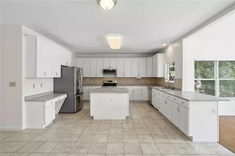 Kitchen - 640 Springmill Dr, Springboro, OH 45066 photo 1 of 7