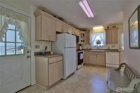 409 N Broadway St, Blanchester, OH 45107 photo 12