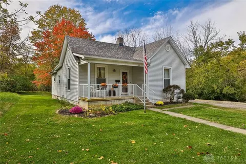 409 N Broadway St, Blanchester, OH 45107