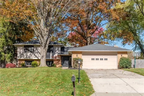 2021 Meadowside Ln, Washington Township, OH 45458