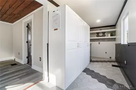 Entry Way - 130 Wilson, Springfield, OH 45505 photo 5 of 7