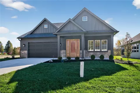 820 Hidden Branches Dr, Centerville, OH 45458