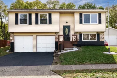 2253 Wienburg Dr, Dayton, OH 45439