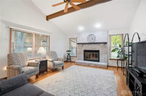 Living - 6374 Adams Cir, Centerville, OH 45459 photo 2 of 4