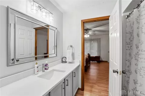 Bath - 6374 Adams Cir, Centerville, OH 45459 photo 3 of 6