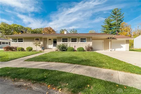 301 Hillcrest Ct, Sidney, OH 45365