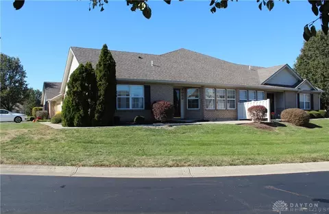 5000 Twin Lakes Cir, Clayton, OH 45315