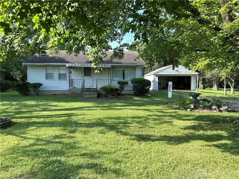 5660 Shull Rd, Dayton, OH 45424