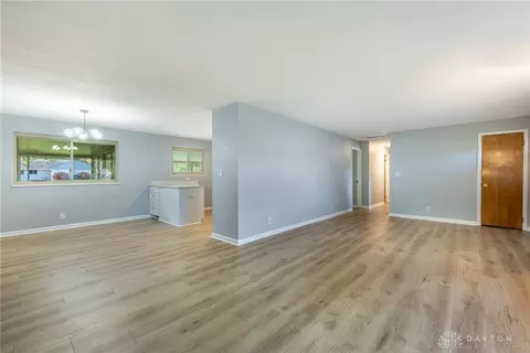 9375 Shawhan Dr, Centerville, OH 45458 photo 2