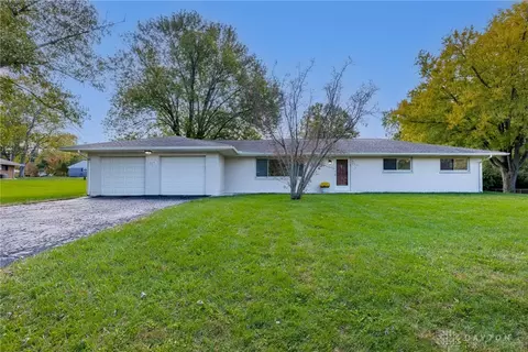 9375 Shawhan Dr, Centerville, OH 45458