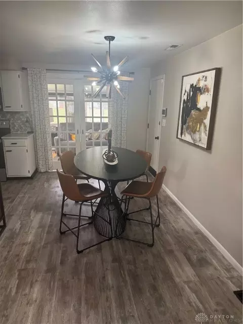 Dining - 1001 Imperial Blvd, Springfield, OH 45503 photo 1 of 2