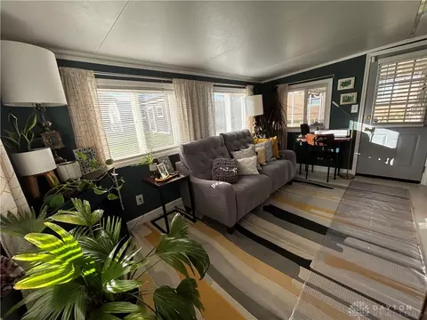 Living - 1001 Imperial Blvd, Springfield, OH 45503 photo 1 of 3