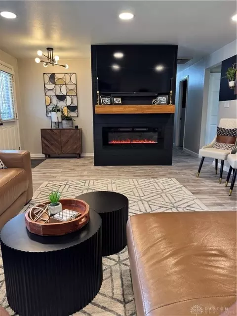 Living - 1001 Imperial Blvd, Springfield, OH 45503 photo 3 of 3