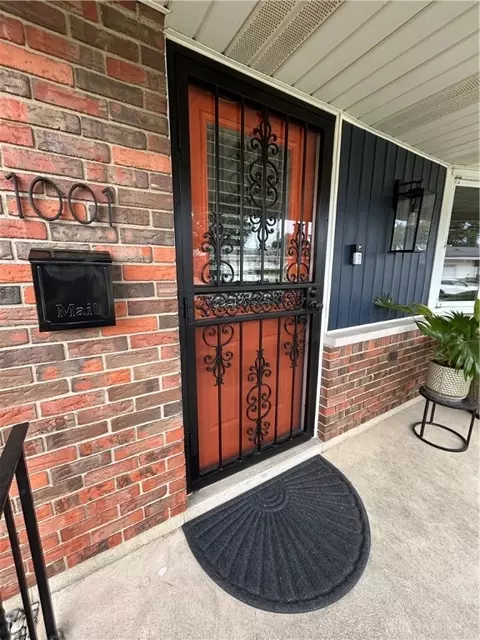 Exterior - 1001 Imperial Blvd, Springfield, OH 45503 photo 3 of 4
